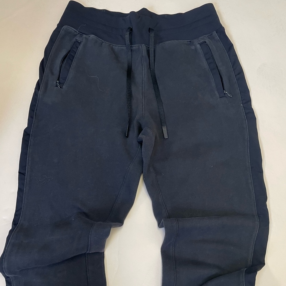 Lululemon black joggers